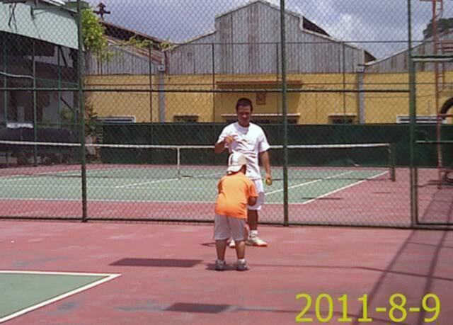 Tập tennis trẻ em..miễn phí..