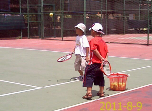 Tập tennis trẻ em..miễn phí..