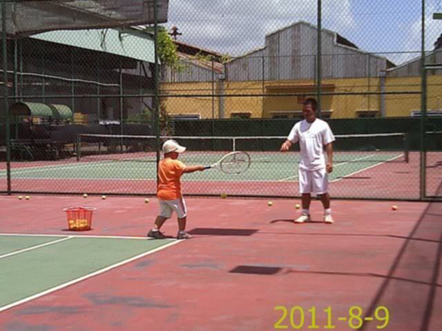 Tập tennis trẻ em..miễn phí..