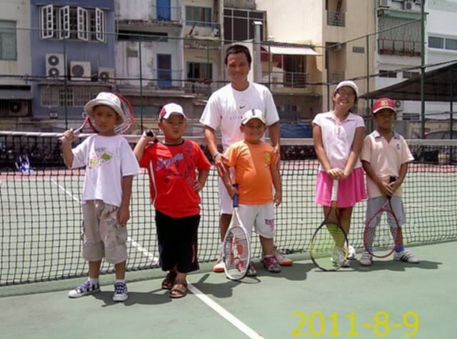 Tập tennis trẻ em..miễn phí..