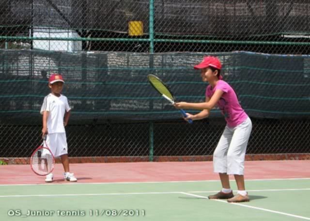 Tập tennis trẻ em..miễn phí..