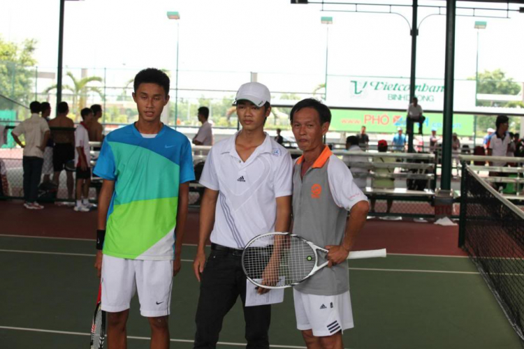 HÌNH ẢNH THI ĐẤU GIẢI TENNIS GIAO LƯU CÁC CHI HỘI OS LẦN II – BÌNH DƯƠNG 14/08/2011