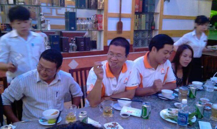 Chúc Mừng FI_Tennis đoạt giải III - OS Tennis 2011 - Offline đi các bác ơi! Chúc Mừng FI_Tennis đoạt giải III - OS Tennis 2011 - Offline đi các bác ơi!