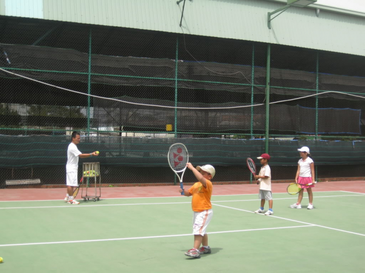 Tập tennis trẻ em..miễn phí..