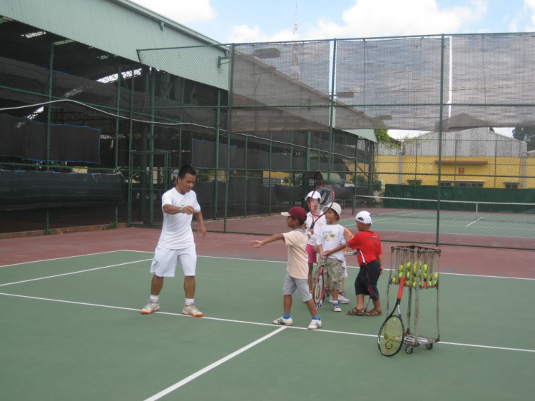 Tập tennis trẻ em..miễn phí..