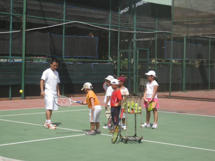 Tập tennis trẻ em..miễn phí..