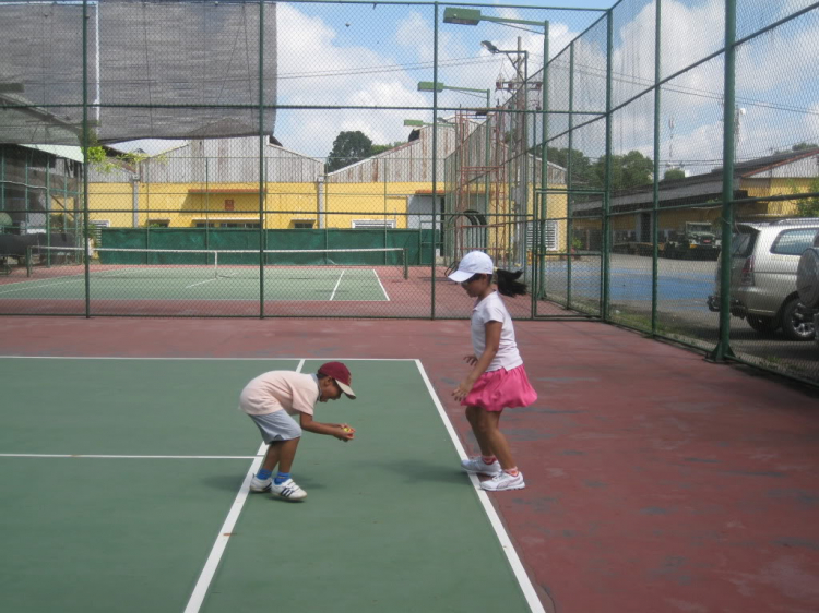 Tập tennis trẻ em..miễn phí..