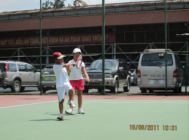 Tập tennis trẻ em..miễn phí..