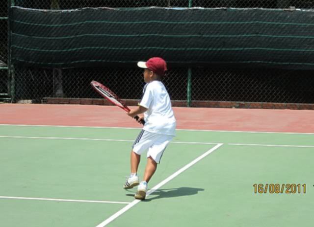 Tập tennis trẻ em..miễn phí..