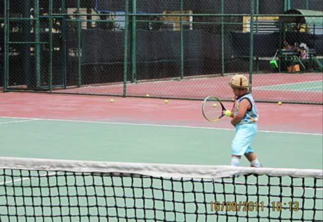 Tập tennis trẻ em..miễn phí..