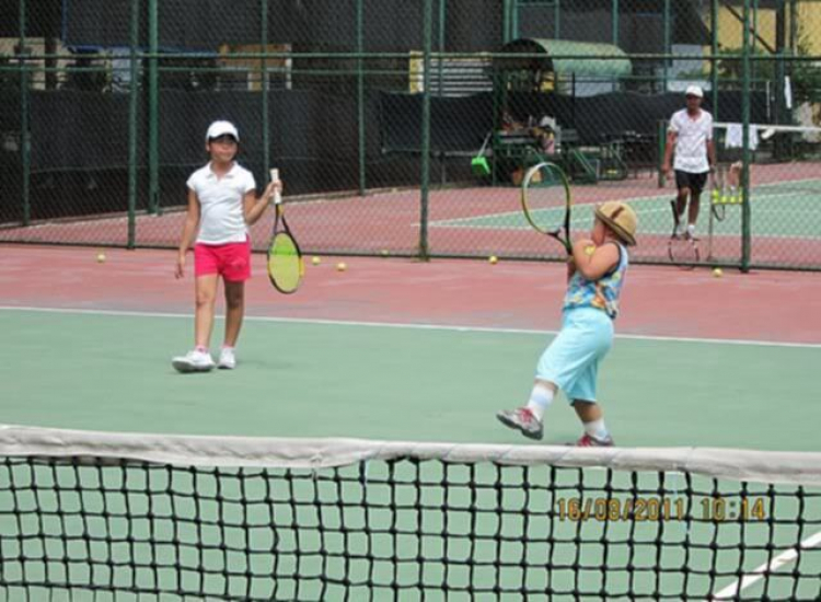 Tập tennis trẻ em..miễn phí..