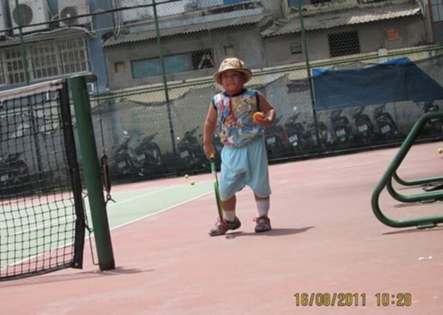 Tập tennis trẻ em..miễn phí..