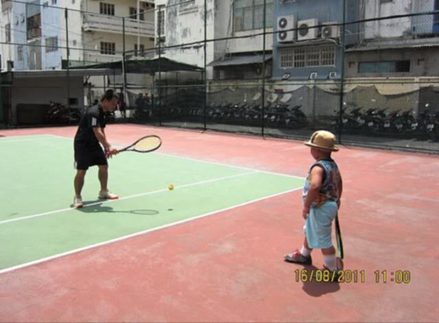 Tập tennis trẻ em..miễn phí.. Tập tennis trẻ em..miễn phí..