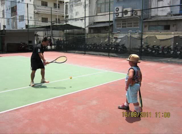 Tập tennis trẻ em..miễn phí..