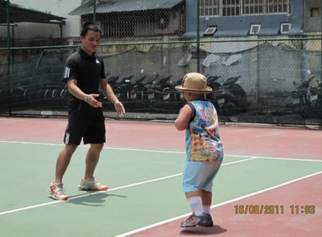 Tập tennis trẻ em..miễn phí..