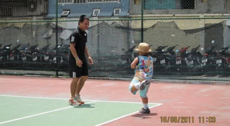 Tập tennis trẻ em..miễn phí..