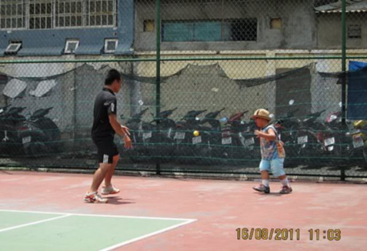 Tập tennis trẻ em..miễn phí..