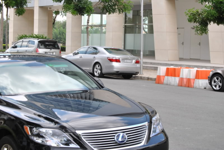 Lexus LS430, LS460/L,  LS600h/L - Im Lặng Là Vàng