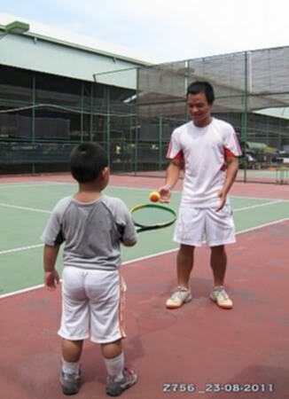 Tập tennis trẻ em..miễn phí.. Tập tennis trẻ em..miễn phí..