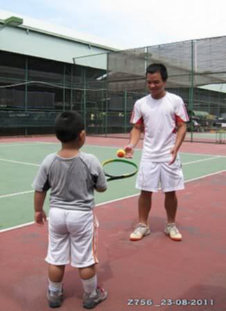 Tập tennis trẻ em..miễn phí..