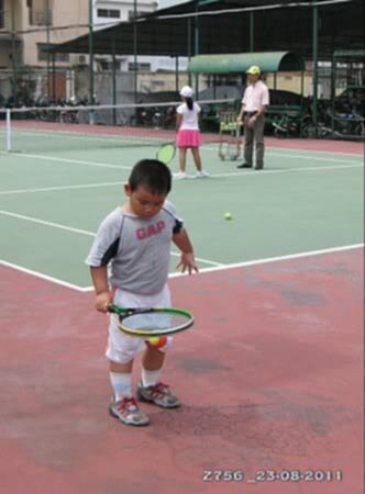 Tập tennis trẻ em..miễn phí..