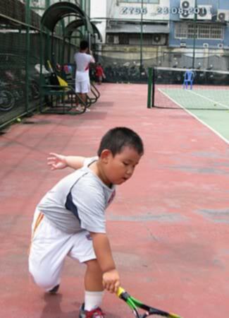 Tập tennis trẻ em..miễn phí..