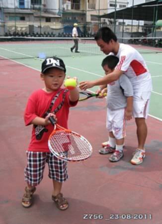 Tập tennis trẻ em..miễn phí..