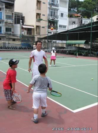 Tập tennis trẻ em..miễn phí..