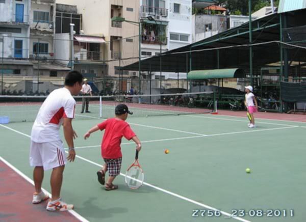 Tập tennis trẻ em..miễn phí..