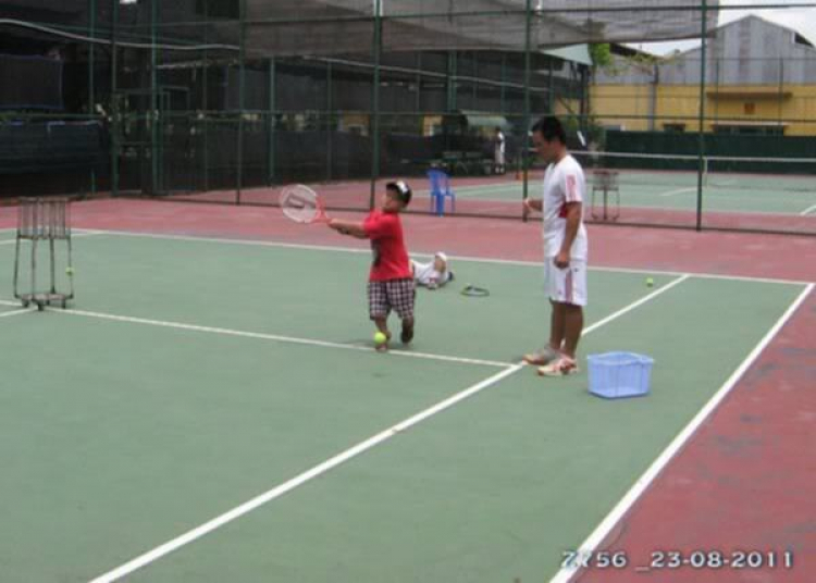 Tập tennis trẻ em..miễn phí..