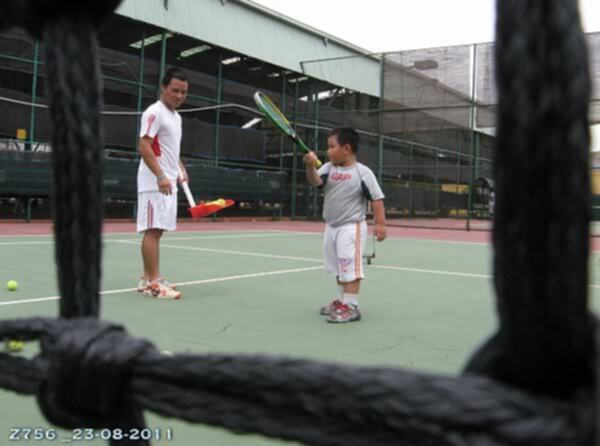 Tập tennis trẻ em..miễn phí..