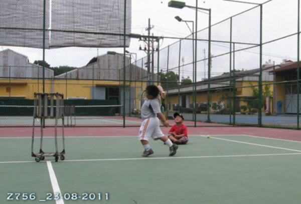 Tập tennis trẻ em..miễn phí..