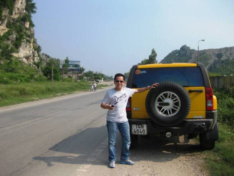 Siêu xe uống xăng, siêu xe offroad đây bác Đàm ! Siêu xe uống xăng, siêu xe offroad đây bác Đàm !