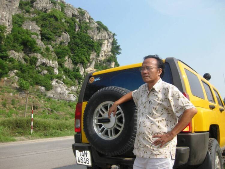 Siêu xe uống xăng, siêu xe offroad đây bác Đàm ! Siêu xe uống xăng, siêu xe offroad đây bác Đàm !