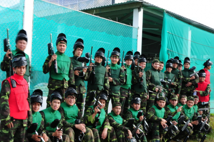 Rủ rê bắn painball - chủ nhật 25/09 (hình ảnh ngày 28/8 trang 9,10) Rủ rê bắn painball - chủ nhật 25/09 (hình ảnh ngày 28/8 trang 9,10)
