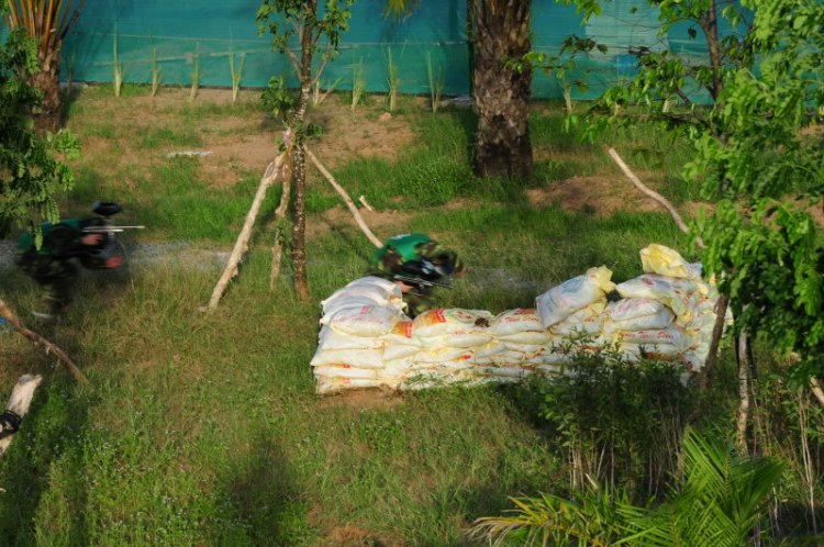 Rủ rê bắn painball - chủ nhật 25/09 (hình ảnh ngày 28/8 trang 9,10) Rủ rê bắn painball - chủ nhật 25/09 (hình ảnh ngày 28/8 trang 9,10)