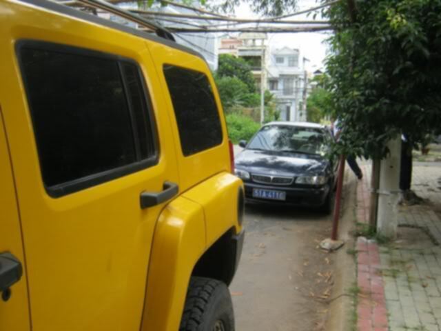 Siêu xe uống xăng, siêu xe offroad đây bác Đàm ! Siêu xe uống xăng, siêu xe offroad đây bác Đàm !