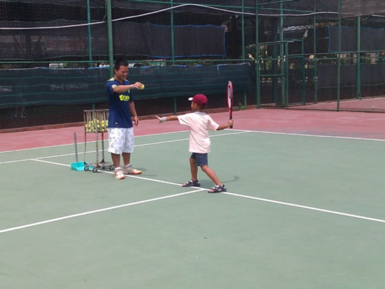 Tập tennis trẻ em..miễn phí..