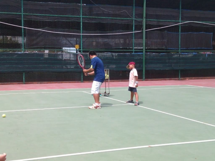 Tập tennis trẻ em..miễn phí..