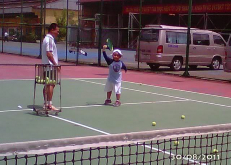 Tập tennis trẻ em..miễn phí..