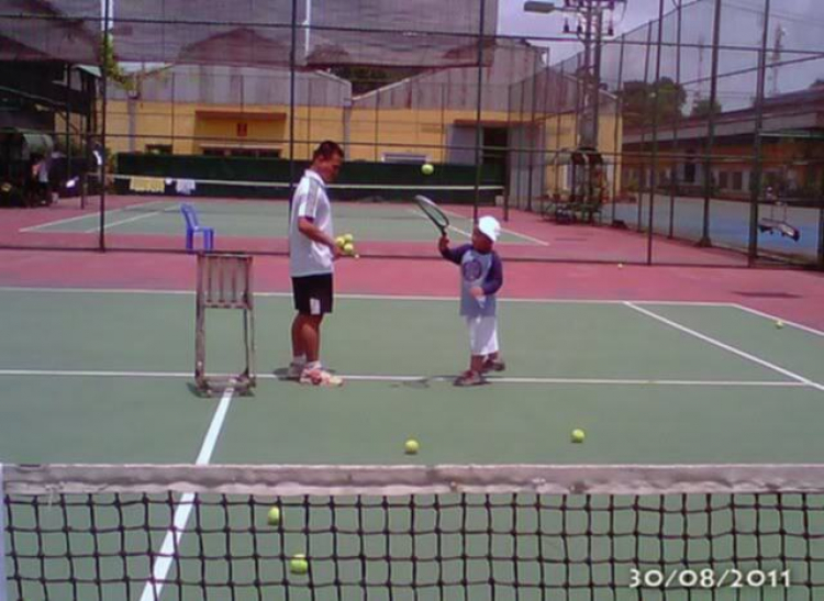 Tập tennis trẻ em..miễn phí..