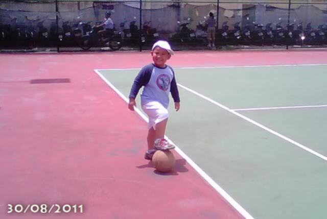 Tập tennis trẻ em..miễn phí.. Tập tennis trẻ em..miễn phí..