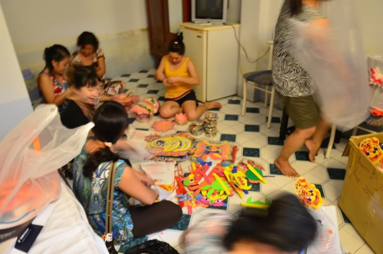 Hình ảnh Trung Thu Xóm Nhà Lá 2011 Hình ảnh Trung Thu Xóm Nhà Lá 2011
