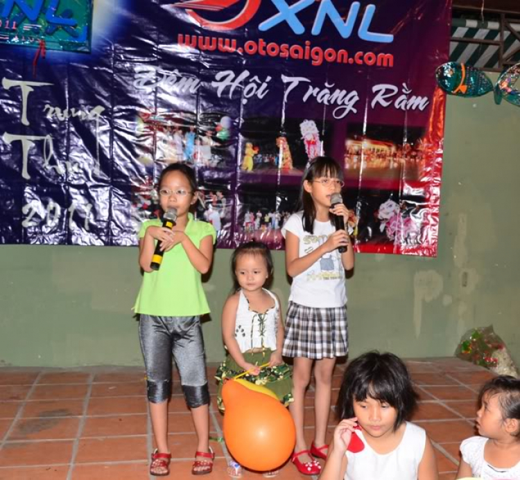 Hình ảnh Trung Thu Xóm Nhà Lá 2011