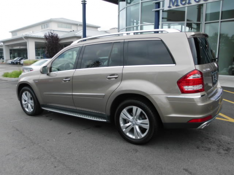 Mercedes-Benz GL350 Bluetec 2010 – To lớn nhưng tiết kiệm Mercedes-Benz GL350 Bluetec 2010 – To lớn nhưng tiết kiệm