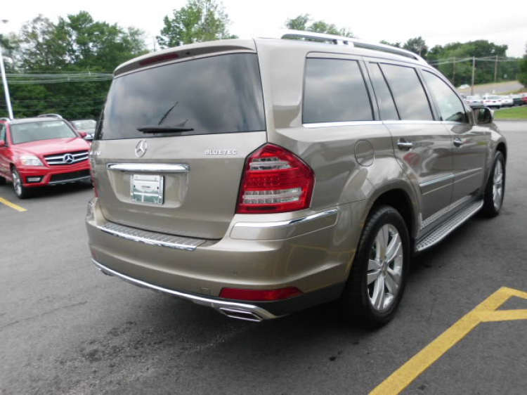 Mercedes-Benz GL350 Bluetec 2010 – To lớn nhưng tiết kiệm