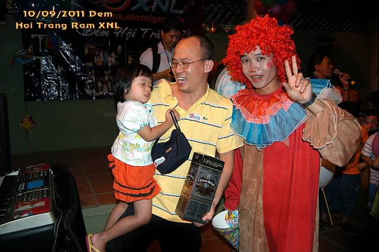 Thêm ít hình ảnh về Đem Hội Trăng Rằm XNL 2011 Thêm ít hình ảnh về Đem Hội Trăng Rằm XNL 2011
