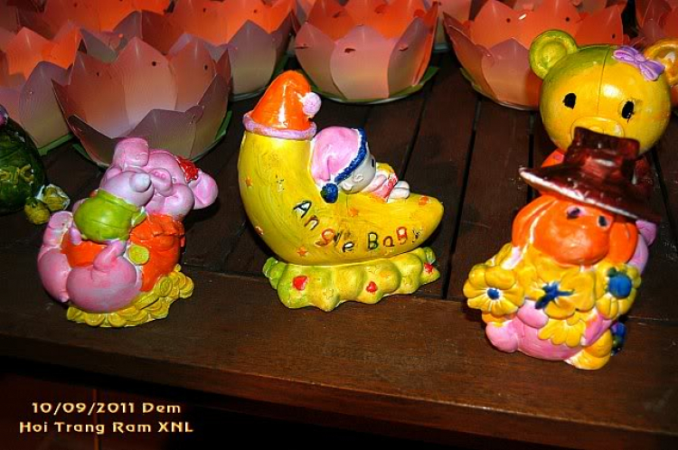 Thêm ít hình ảnh về Đem Hội Trăng Rằm XNL 2011 Thêm ít hình ảnh về Đem Hội Trăng Rằm XNL 2011