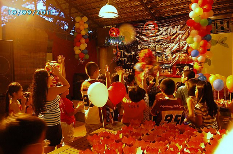 Thêm ít hình ảnh về Đem Hội Trăng Rằm XNL 2011 Thêm ít hình ảnh về Đem Hội Trăng Rằm XNL 2011