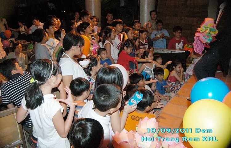 Thêm ít hình ảnh về Đem Hội Trăng Rằm XNL 2011 Thêm ít hình ảnh về Đem Hội Trăng Rằm XNL 2011
